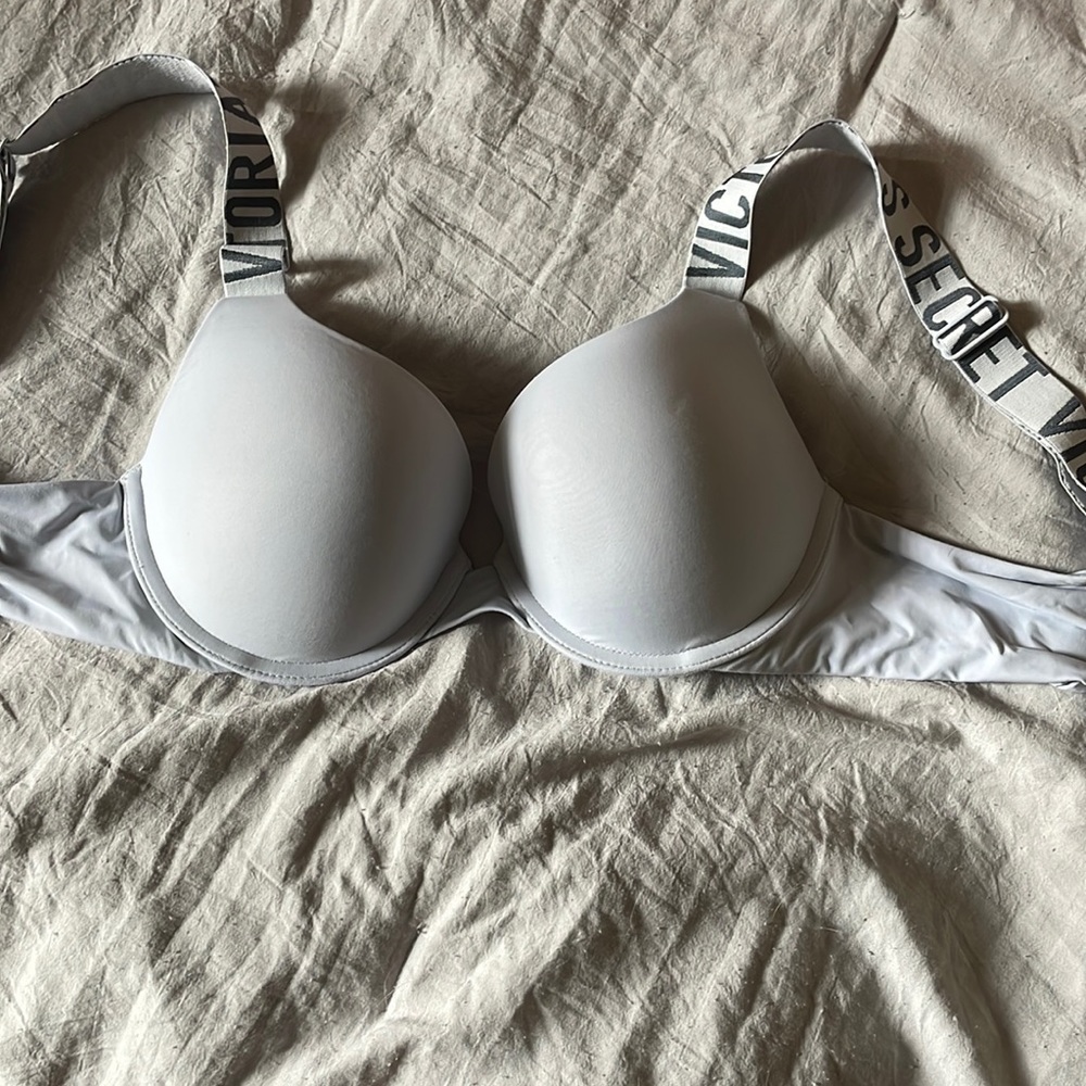 Victoria Secret 32c Grey T-shirt Bra